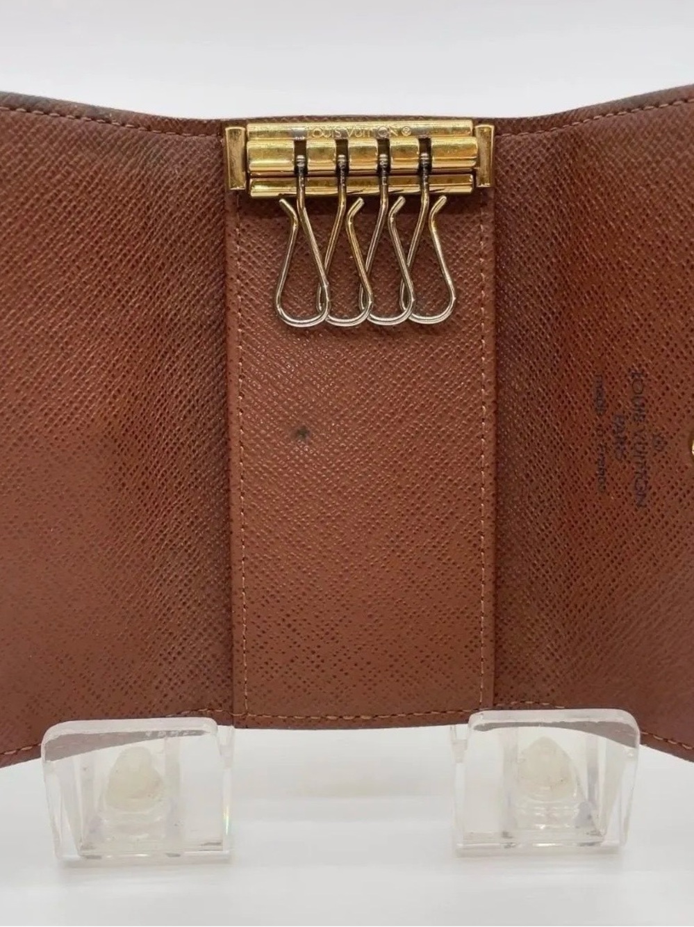 Louis Vuitton Monogram
Multicles 4 Key Case - Picture 6 of 10